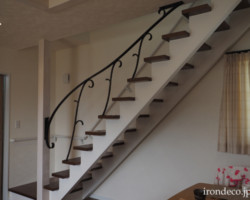ロートアイアン階段手摺