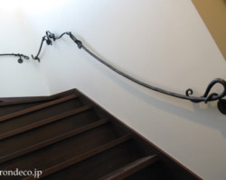 ロートアイアン階段手摺