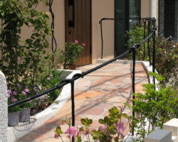 ロートアイアンアプローチ手摺