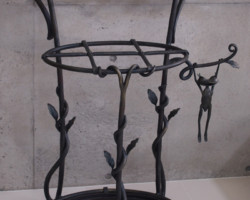 ロートアイアンカエルの傘立て