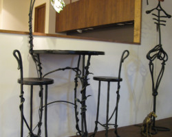 ロートアイアン家具 テーブルチェアとコートハンガー