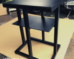 スチール:バフ機の台